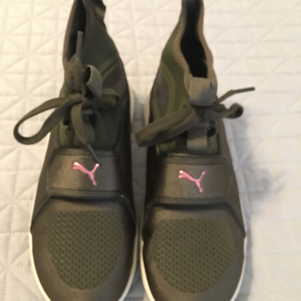 Puma Woman’s Sneakers 7 High Top Army Green Pink